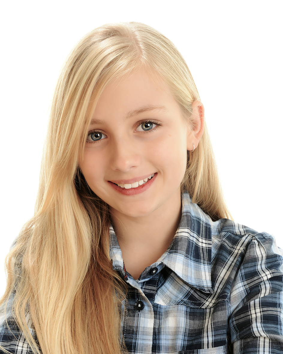 Tabatha_sml Family portrait capturing the personality of a blonde teen girl